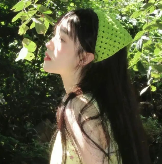 四个孩子走进银行